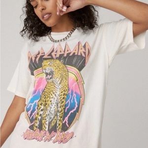 Daydreamer Def Leopard tee